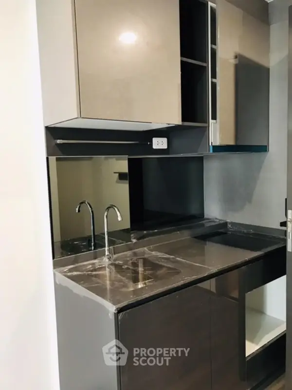 image_rental-10375422