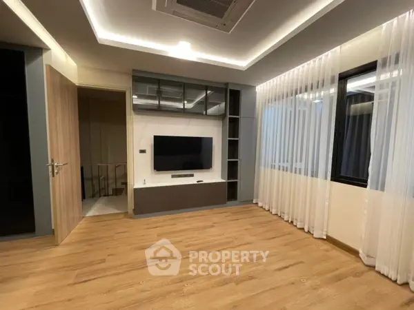 image_rental-14124631