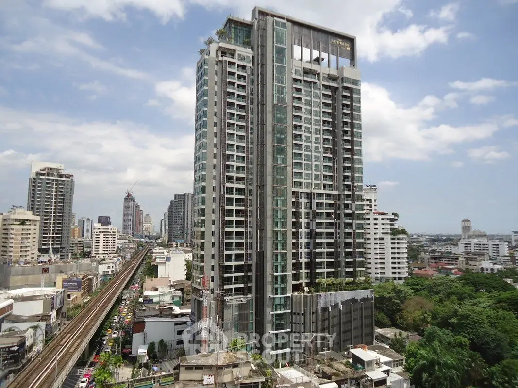 Stunning high-rise building with panoramic city views and modern architecture.