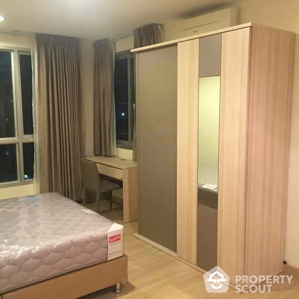  1 Bedroom Condo at Life Sathorn 10-1