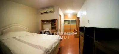  1 Bedroom Condo at Sathorn Plus On The Pond Condominium-4