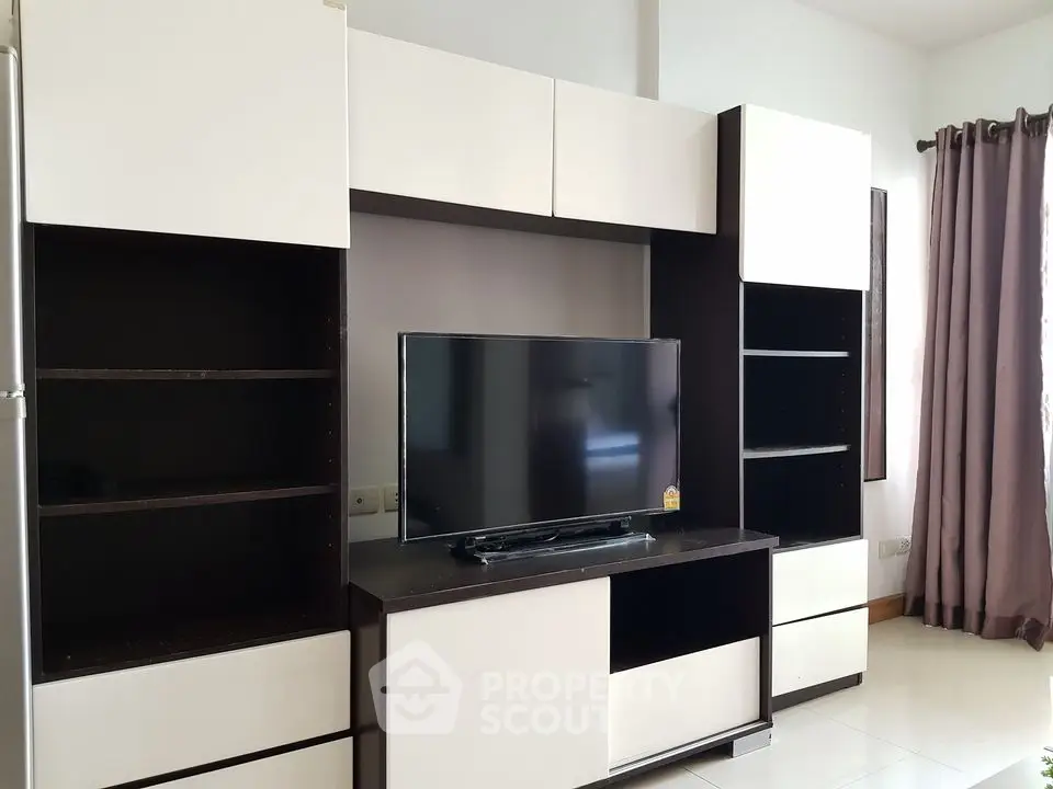 Fully Furnished 1 Bedroom Condo at Ivy Ratchada-1