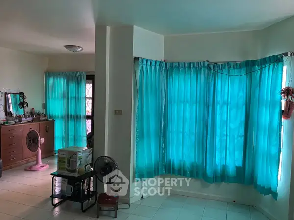 image_rental-12789940