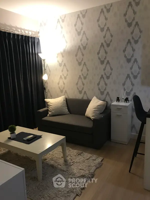 image_rental-5296376