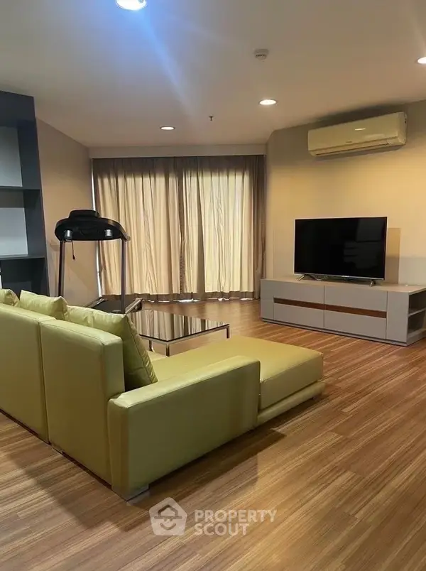 image_rental-27008212