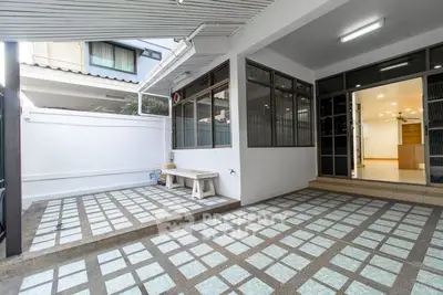 image_rental-28247448