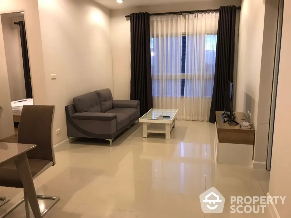  2 Bedrooms Condo at Q House Sathorn-5