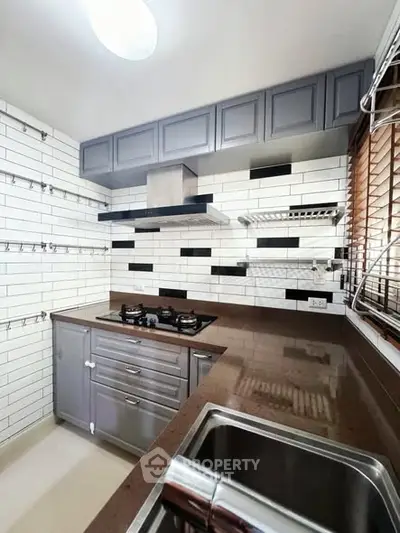 image_rental-28877162