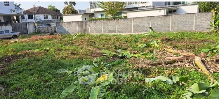 Vacant land plot in residential area with potential for development
