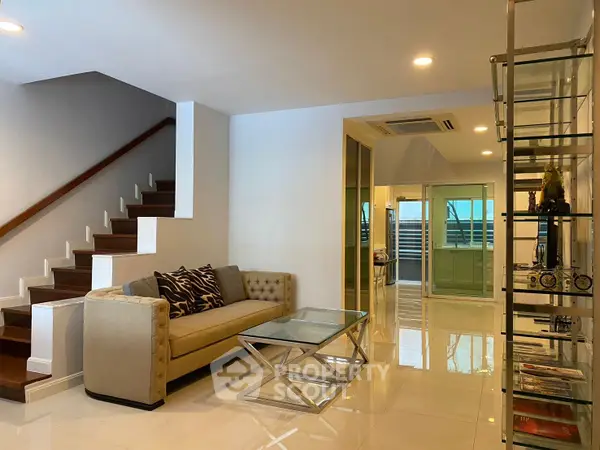 image_rental-29527092