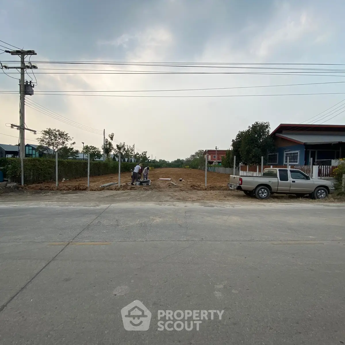 Vacant land plot with potential for development in a residential area.