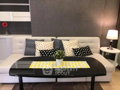 Fully Furnished 1 Bedroom Condo at Chewathai Residence Asoke-10