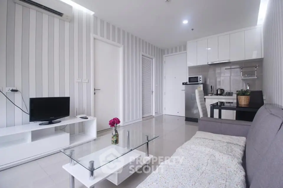 2 Bedrooms Condo at T C Green Rama 9-1