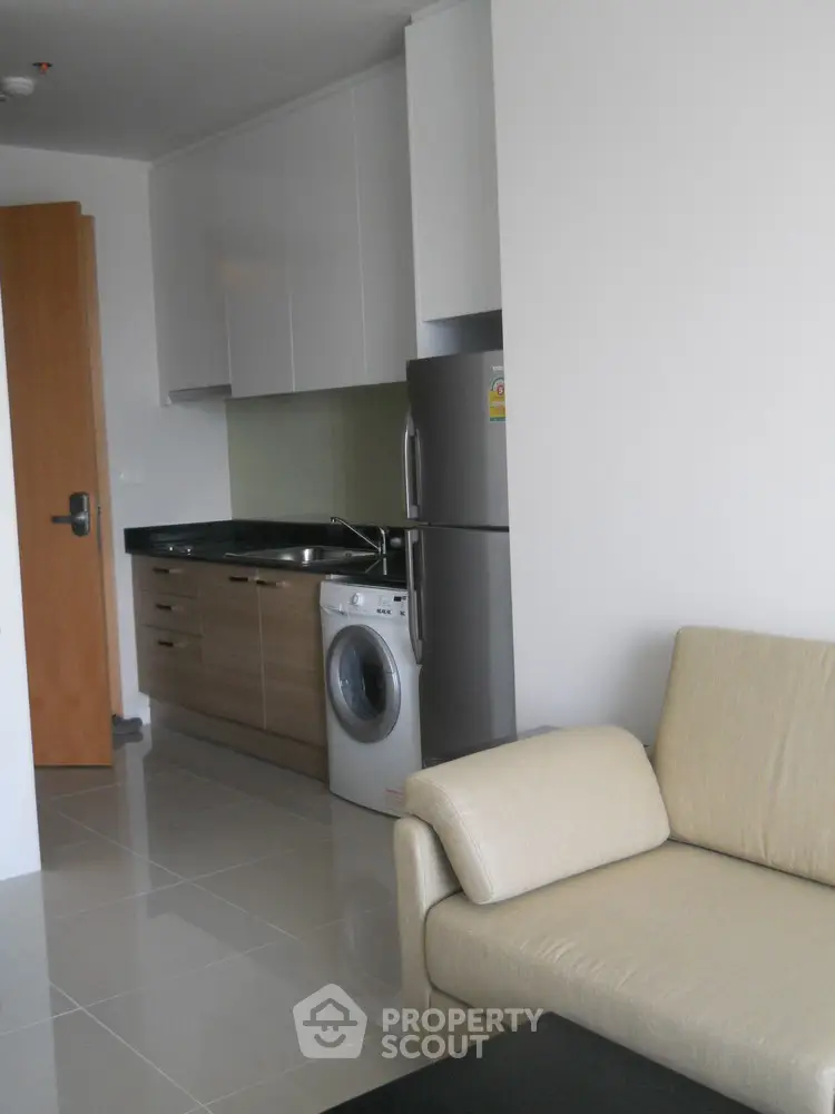  1 Bedroom Condo at Circle Condominium-1