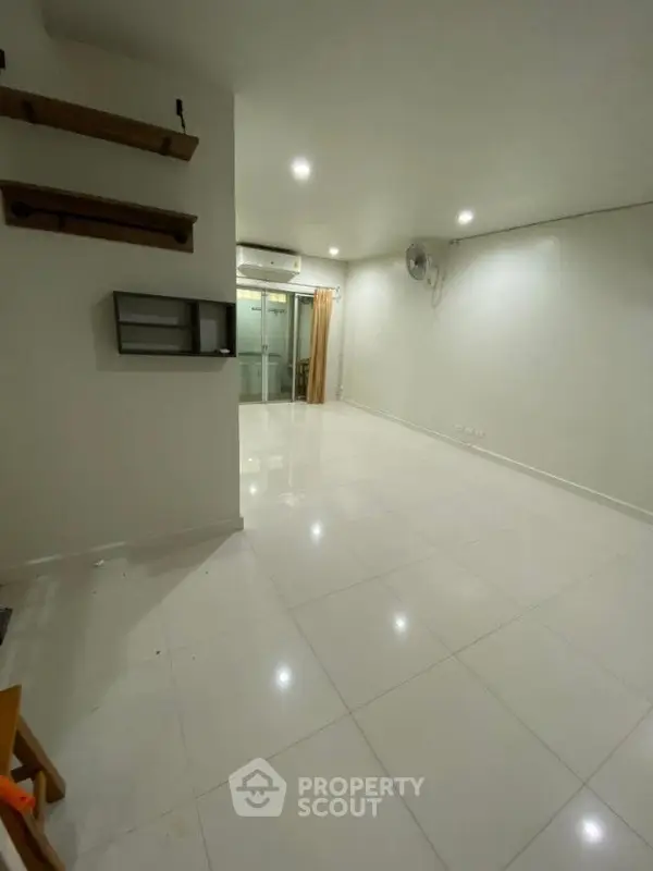 image_rental-16508116