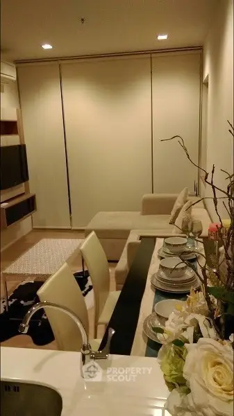  1 Bedroom Condo at Rhythm Sathorn-2