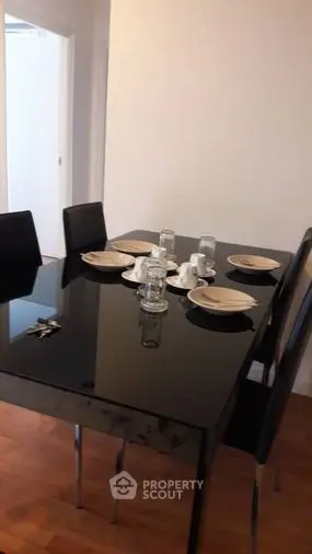 Fully Furnished 2 Bedrooms Condo at Lumpini Ville Ramkhamhaeng 44 Livingroom