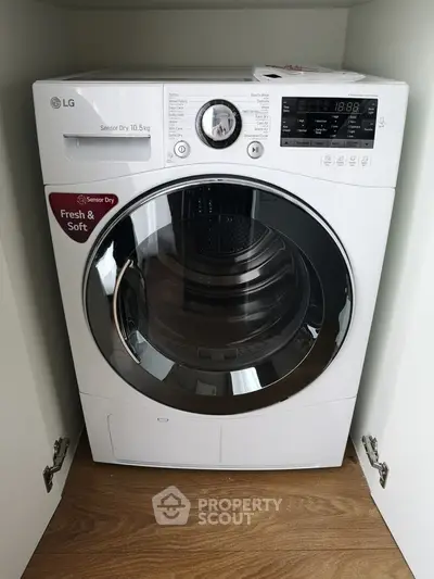  1 Bedroom Condo at Park Origin Phrom Phong-2