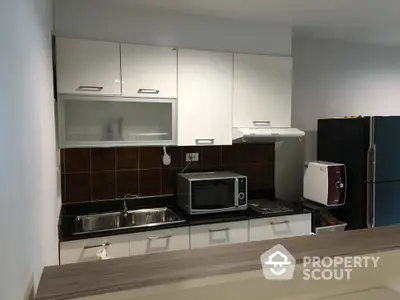  2 Bedrooms Condo -3