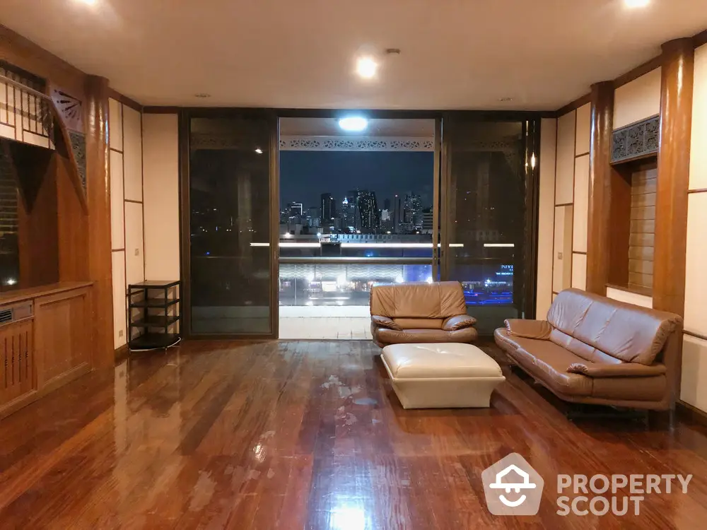  2 Bedrooms Condo -1