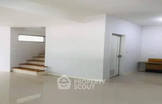 image_rental-8857173