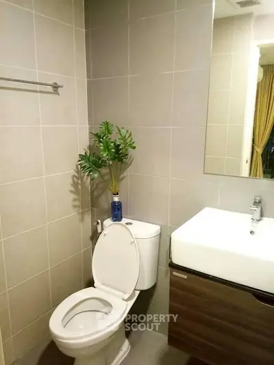 Modern bathroom with sleek fixtures and stylish decor