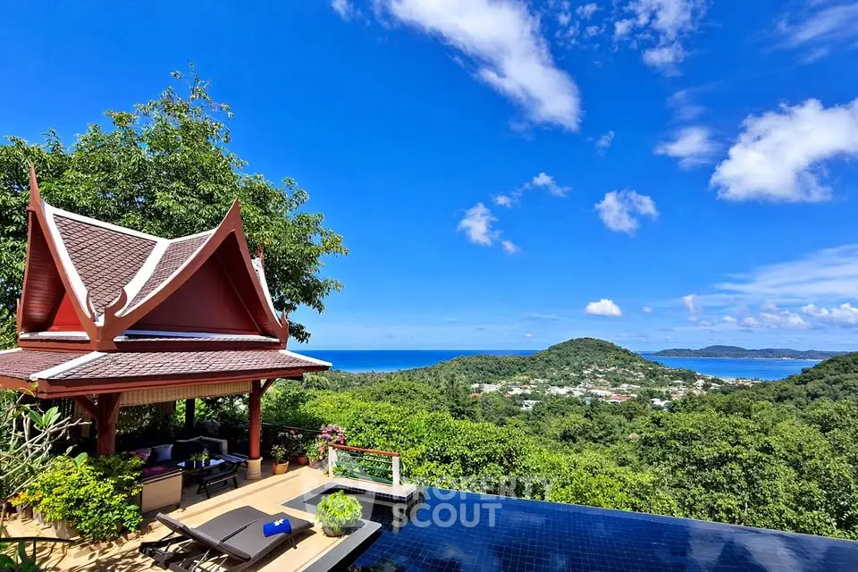 Stunning tropical villa with infinity pool and panoramic ocean view