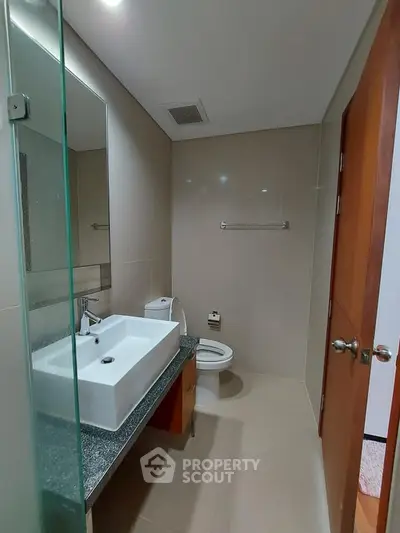 Fully Furnished 1 Bedroom Condo at Villa Sathorn-3