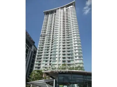 Stunning high-rise building with modern architecture and panoramic city views.