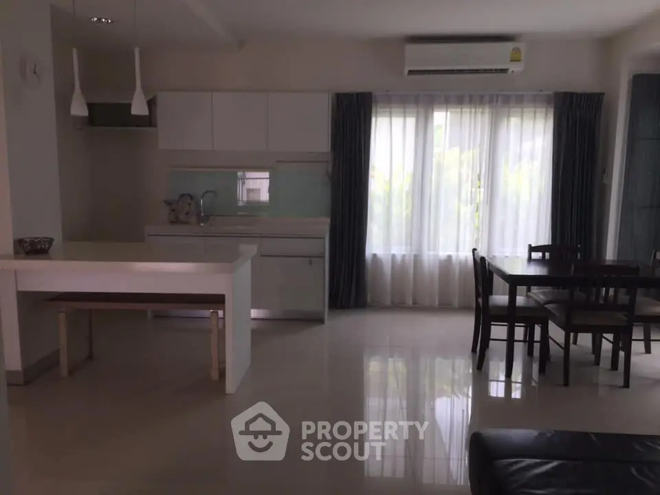  3 Bedrooms House -1