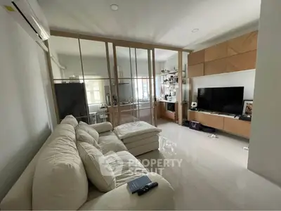 image_rental-26867429