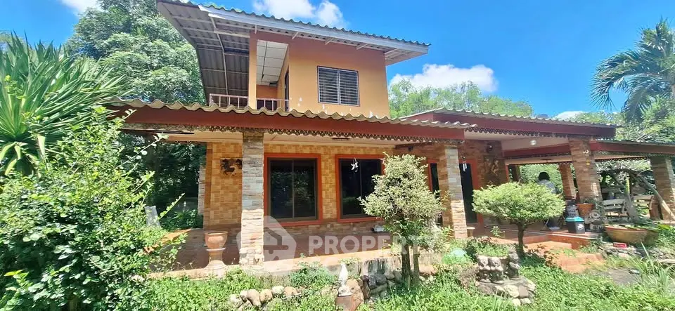 Charming rustic house with lush garden and spacious terrace, perfect for nature lovers seeking tranquility.