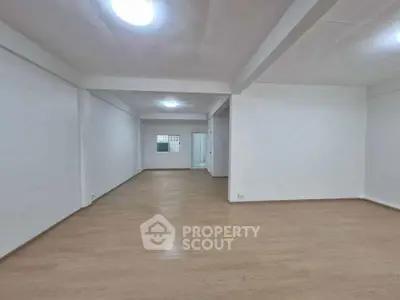 image_rental-30728414