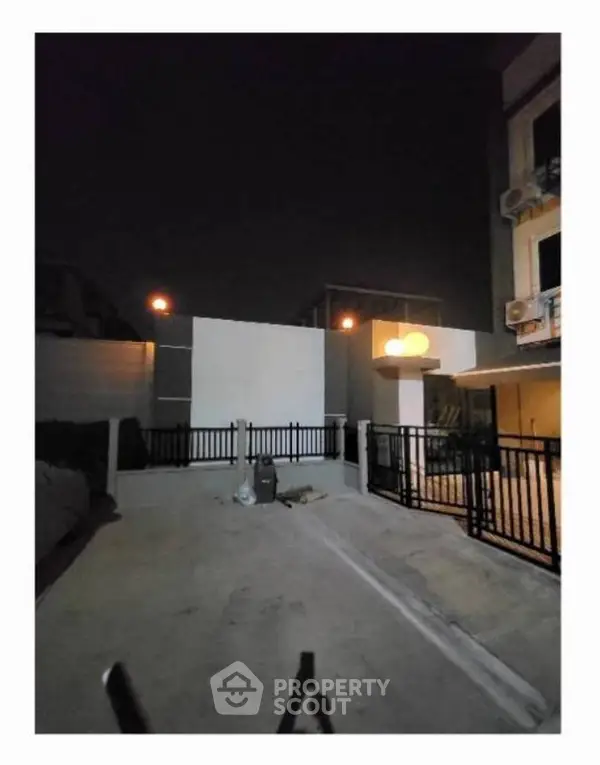 image_rental-19520411