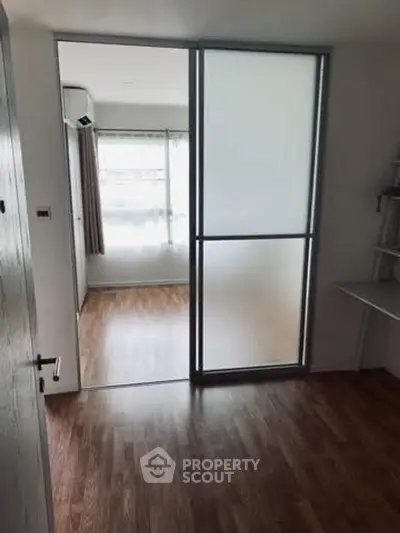 image_rental-31003924