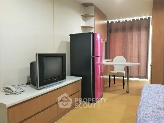  1 Bedroom Condo at Sathorn Residence Condominium-3