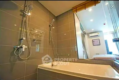 Fully Furnished 1 Bedroom Condo at Q Chidlom Petchaburi-3