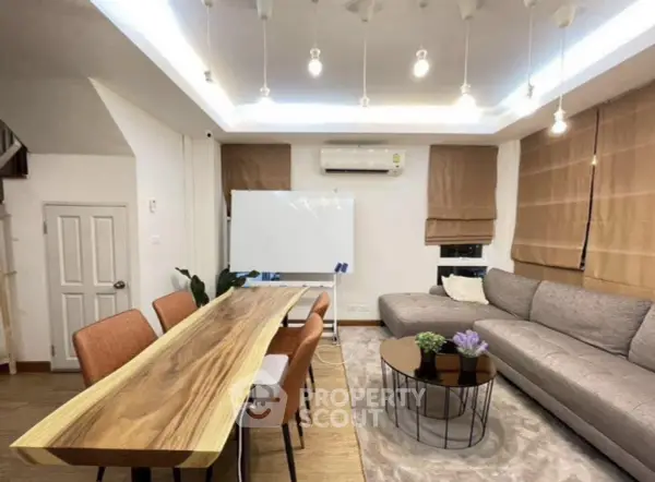 image_rental-28054475