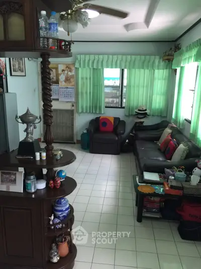 image_rental-8340358