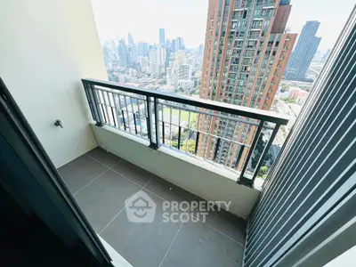Stunning high-rise balcony with panoramic city skyline views