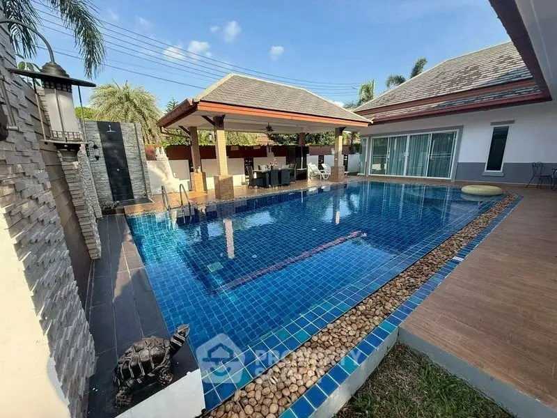 Luxurious villa with private pool and spacious outdoor area