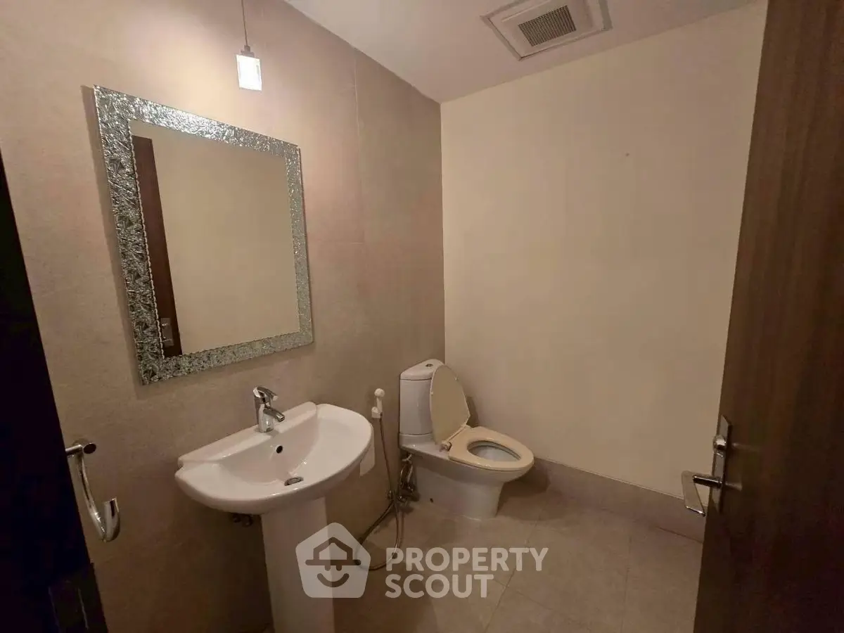 Modern bathroom with elegant fixtures and minimalist design