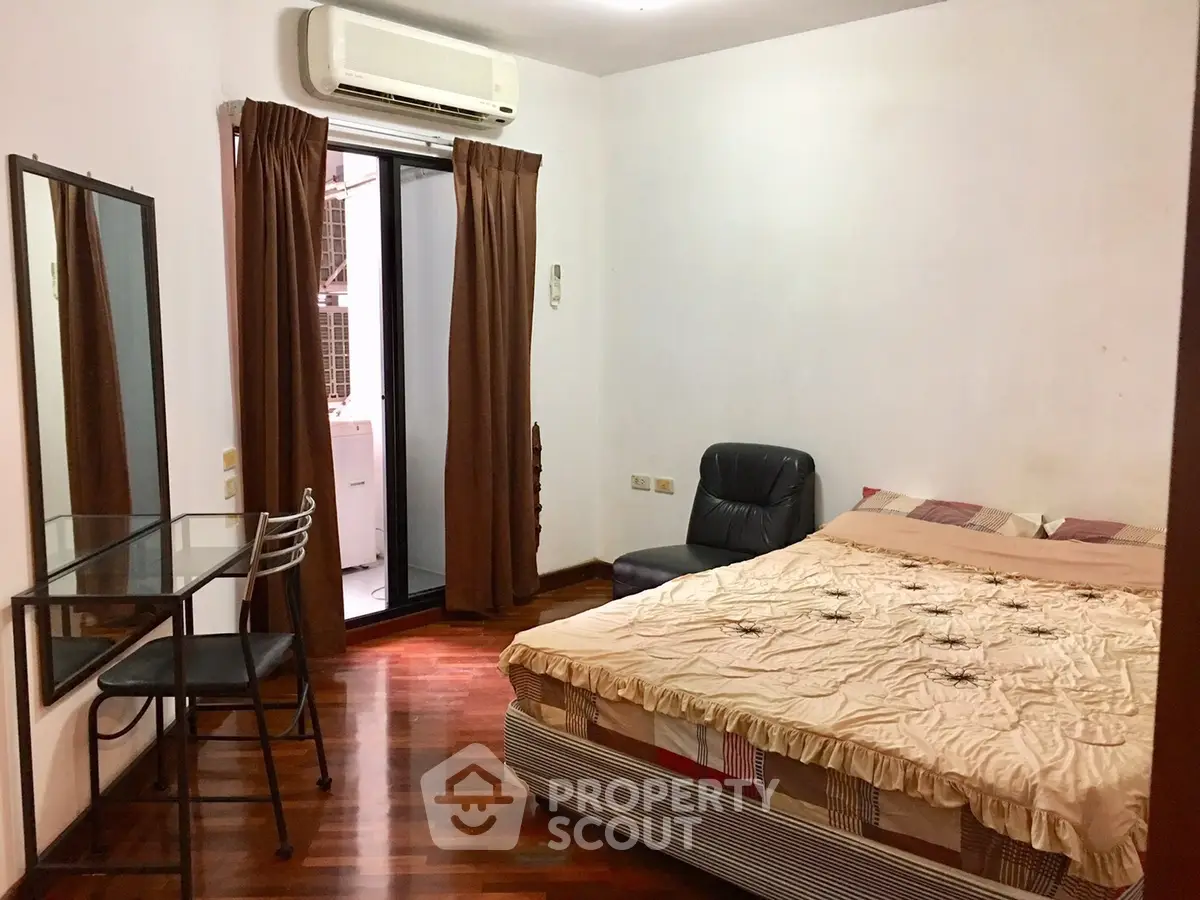 Fully Furnished 1 Bedroom Condo at Grand Diamond Pratunam-1