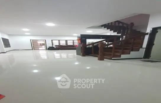 image_rental-6652941