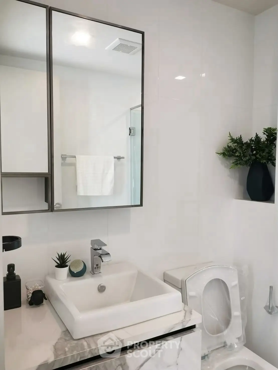 Modern bathroom with sleek fixtures and elegant decor