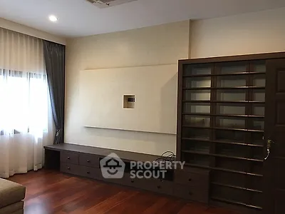 Fully Furnished 3 Bedrooms Apartment at U 26 I Residence-3