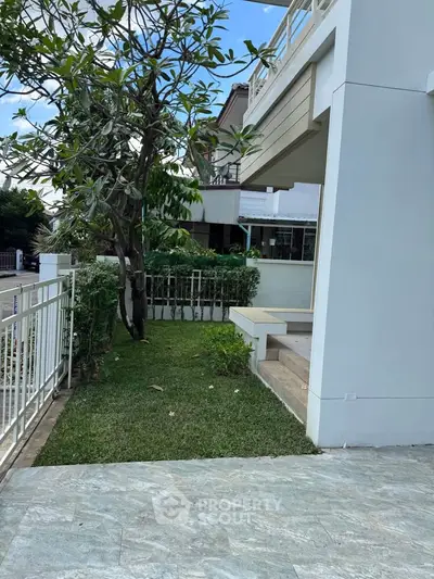 image_rental-27628067