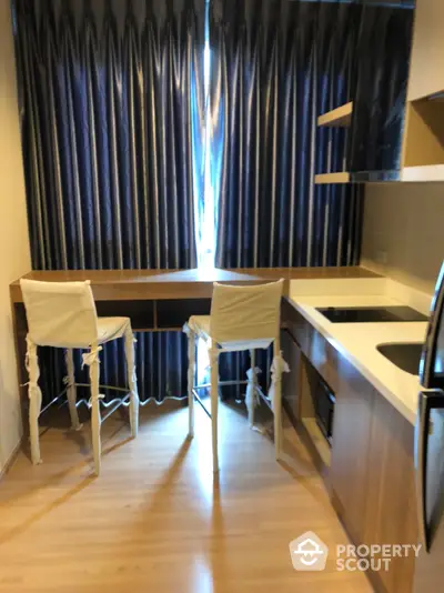 Fully Furnished 1 Bedroom Condo at Rhythm Sathorn-2