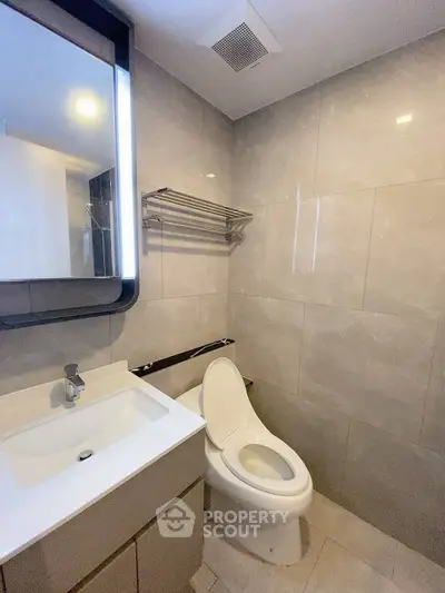 Modern bathroom with sleek design and elegant fixtures