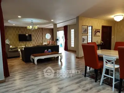  4 Bedrooms Condo -7